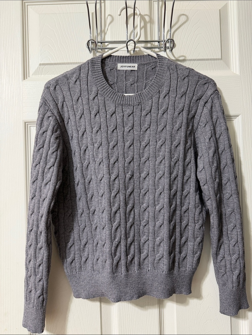 Women's Gray Cable-Knit Crewneck Sweater